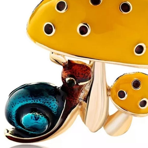 Style & Glamour Mushroom & Sweet Friend Snail Brooch Pin - New With Tags - Picture 2 of 4